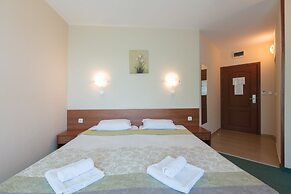 L&B Hotel