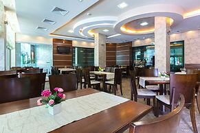 L&B Hotel