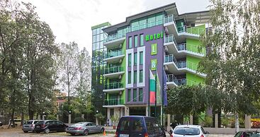 L&B Hotel