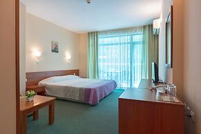 L&B Hotel