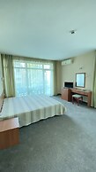 L&B Hotel
