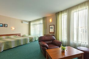 L&B Hotel