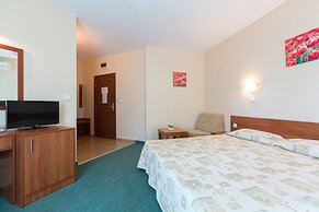 L&B Hotel