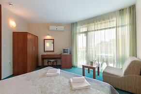 L&B Hotel