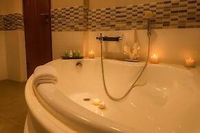 Unique Towers Luxury Boutique Suites