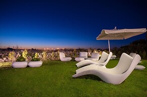 8Piuhotel
