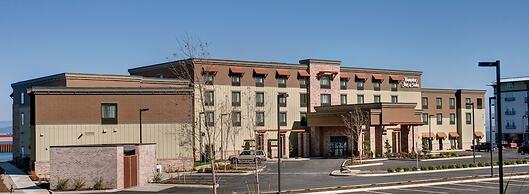 Hampton Inn and Suites Astoria