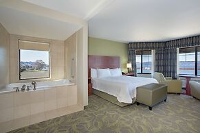 Hampton Inn and Suites Astoria