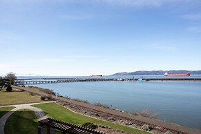 Hampton Inn and Suites Astoria