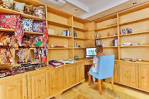 Saylam Suites