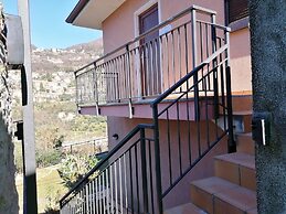 Hotel Diffuso Il Portichetto sulla collina a Vezio Perledo
