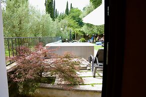 Hotel Diffuso Il Portichetto sulla collina a Vezio Perledo