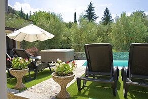 Hotel Diffuso Il Portichetto sulla collina a Vezio Perledo