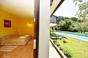 Hotel Diffuso Il Portichetto sulla collina a Vezio Perledo