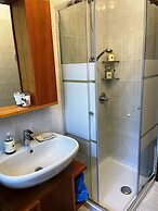 Hotel Diffuso Il Portichetto sulla collina a Vezio Perledo