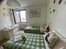 Hotel Diffuso Il Portichetto sulla collina a Vezio Perledo
