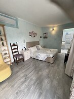 Hotel Diffuso Il Portichetto sulla collina a Vezio Perledo