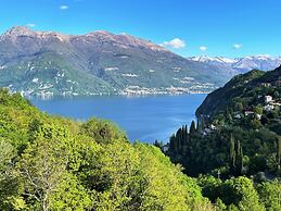 Hotel Diffuso Il Portichetto sulla collina a Vezio Perledo