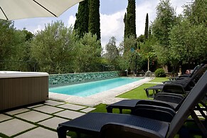 Hotel Diffuso Il Portichetto sulla collina a Vezio Perledo