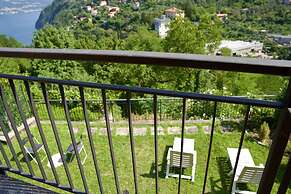 Hotel Diffuso Il Portichetto sulla collina a Vezio Perledo