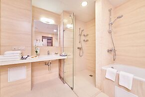 Ovis Hotel