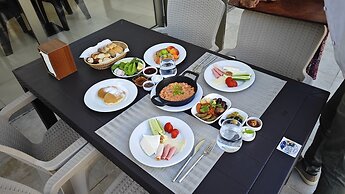 La Brisa Hotel