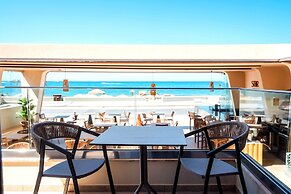 Batis Aero Beachfront Wellbeing Hotel