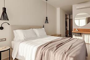 Batis Aero Beachfront Wellbeing Hotel