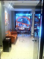 Moon Hostel Bio