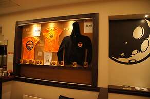 Moon Hostel Bio