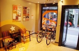 Moon Hostel Bio