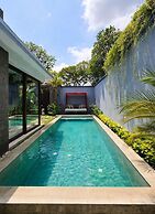 SEMINYAK ICON by Karaniya Experience