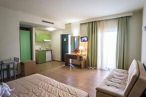 Athina Beach Hotel