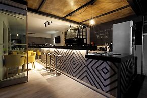 Athina Beach Hotel