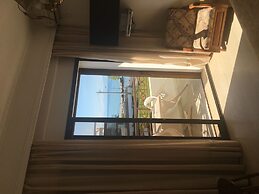 Chris Studios & Apartments