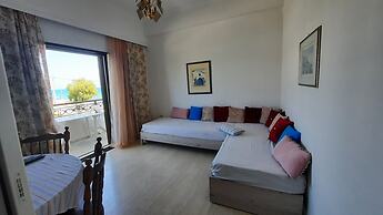 Chris Studios & Apartments
