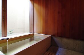 Hiiragiya
