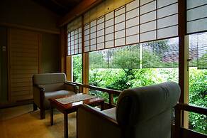 Hiiragiya