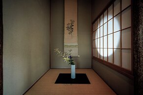 Hiiragiya