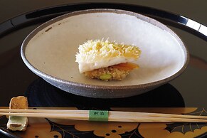 Hiiragiya