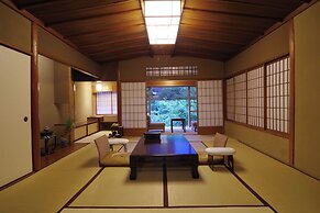 Hiiragiya