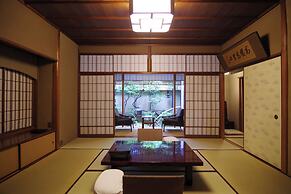 Hiiragiya