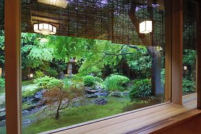 Hiiragiya