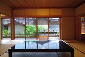 Hiiragiya
