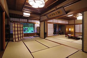 Hiiragiya