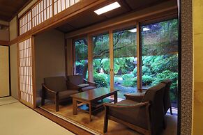 Hiiragiya