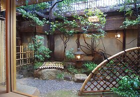 Hiiragiya