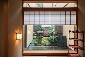 Hiiragiya