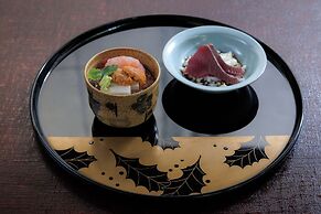 Hiiragiya