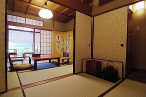 Hiiragiya
